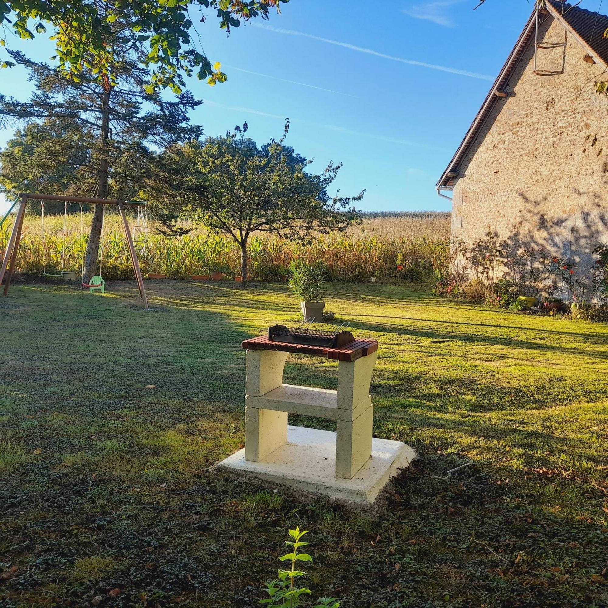 Gite Les Vignes Du Chateau - 4 Personnes Gehee Exterior foto
